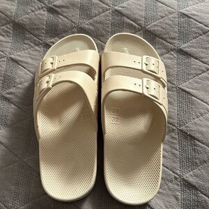 Freedom Moses Slide Sandals Size 38/39